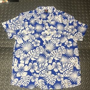 INSTAGRAM WORTHY BLUE OVER SHIRT W/ white flower design